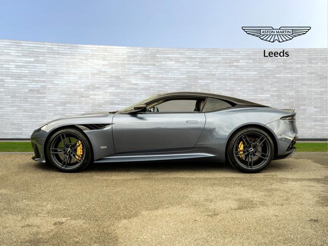 ASTON MARTIN DBS Photo 37