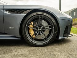 ASTON MARTIN DBS Photo 4