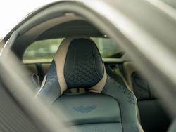 ASTON MARTIN DBS Photo 5