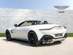 ASTON MARTIN Vantage Photo 2