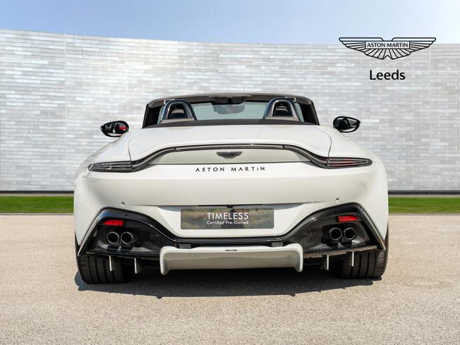 ASTON MARTIN Vantage Photo 28