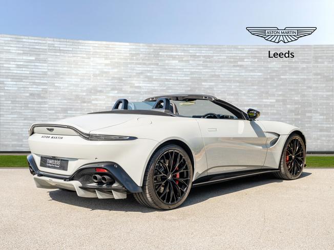 ASTON MARTIN Vantage Photo 33