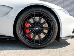 ASTON MARTIN Vantage Photo 4