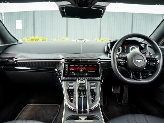 ASTON MARTIN Vantage Photo 10