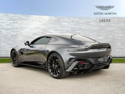ASTON MARTIN Vantage Photo 2