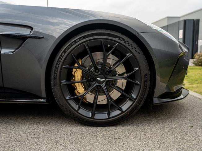 ASTON MARTIN Vantage Photo 30