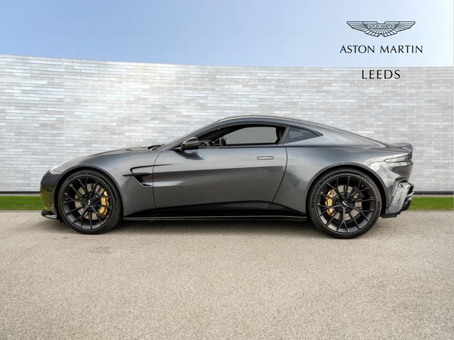 ASTON MARTIN Vantage Photo 36