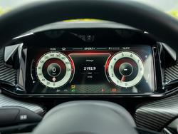 ASTON MARTIN Vantage Photo 4