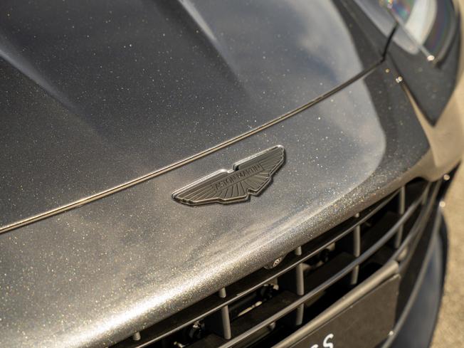 ASTON MARTIN Vantage Photo 41