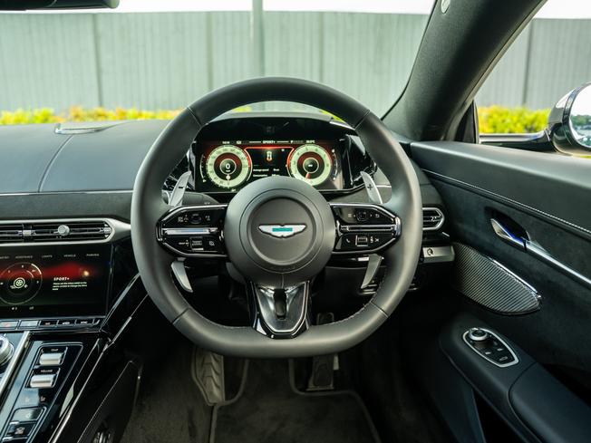 ASTON MARTIN V8vancoupe Photo 11