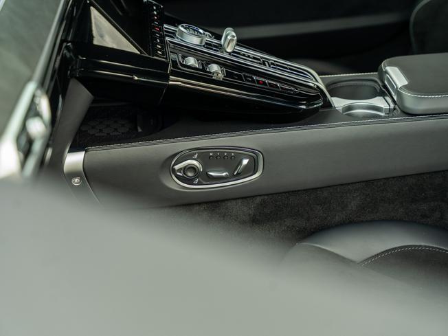ASTON MARTIN V8vancoupe Photo 26
