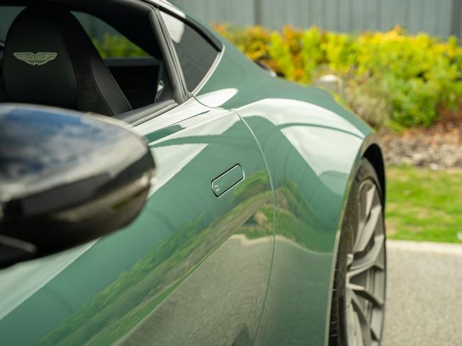 ASTON MARTIN V8vancoupe Photo 37