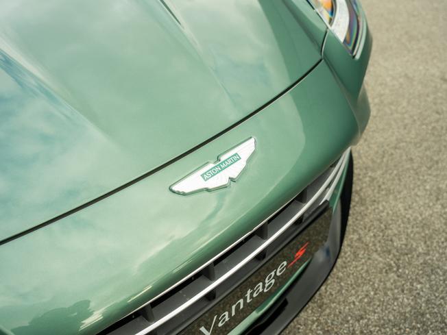 ASTON MARTIN V8vancoupe Photo 38