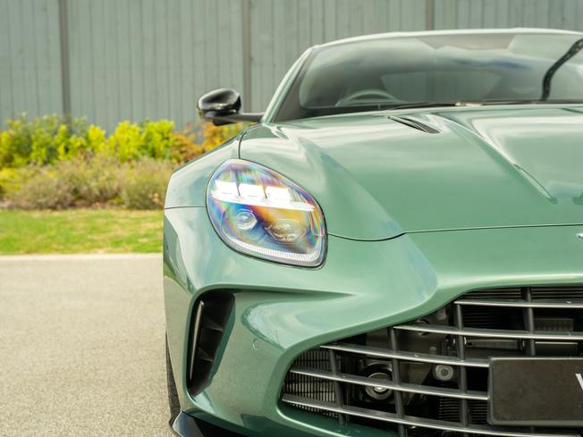 ASTON MARTIN V8vancoupe Photo 41