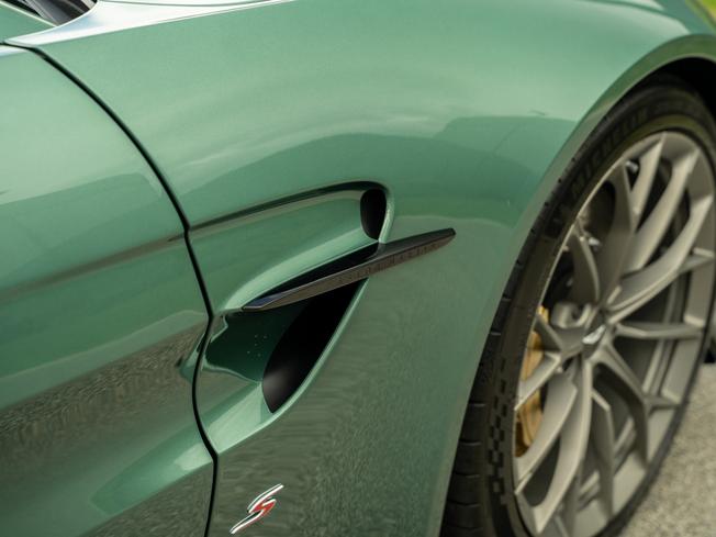 ASTON MARTIN V8vancoupe Photo 9