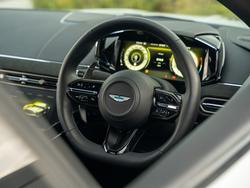 ASTON MARTIN Vantage Photo 3