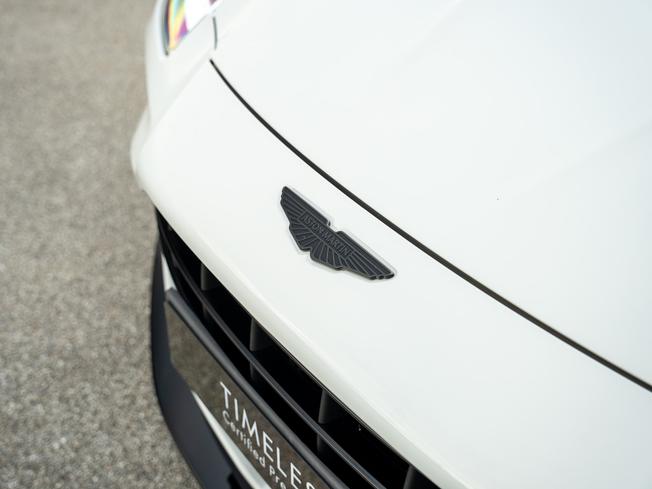 ASTON MARTIN Vantage Photo 33
