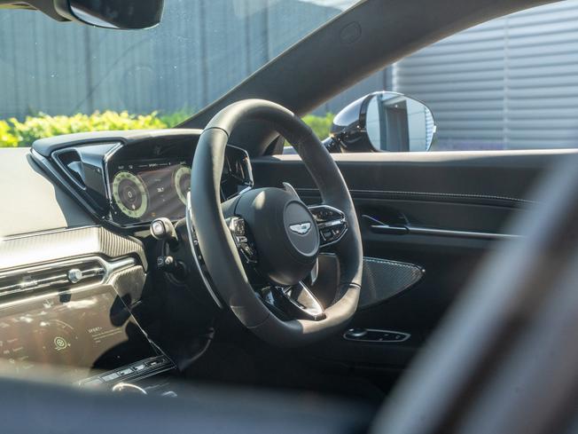 ASTON MARTIN V8vancoupe Photo 23