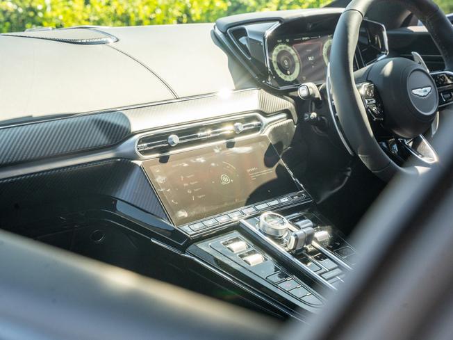 ASTON MARTIN V8vancoupe Photo 24