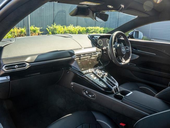 ASTON MARTIN V8vancoupe Photo 26