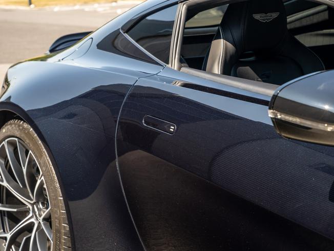 ASTON MARTIN V8vancoupe Photo 28