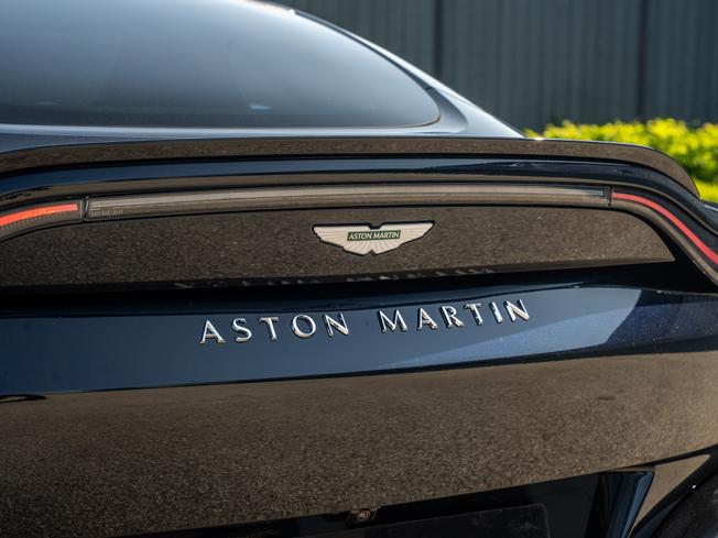 ASTON MARTIN V8vancoupe Photo 8