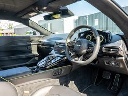 ASTON MARTIN Vantage Photo 3
