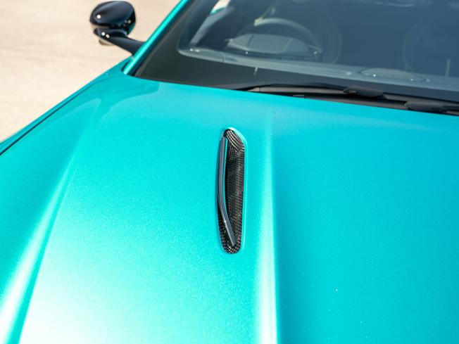 ASTON MARTIN Vantage Photo 32