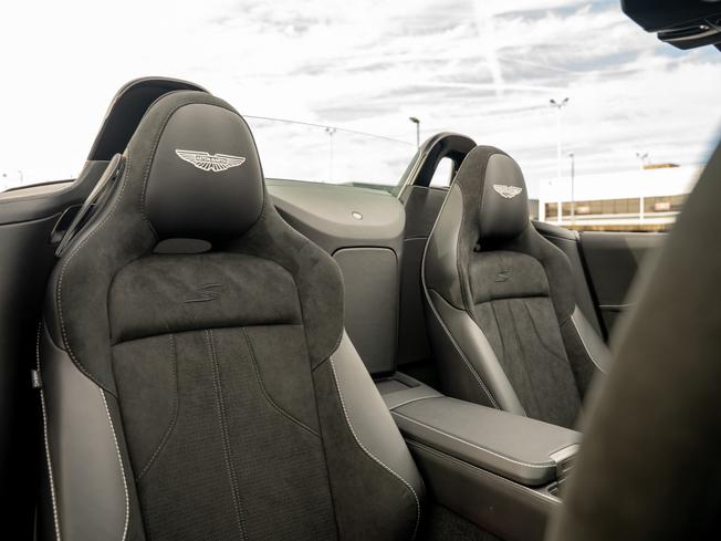 ASTON MARTIN Vantage S Roadster Photo 12