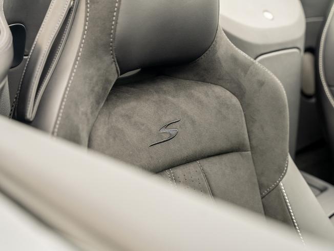 ASTON MARTIN Vantage S Roadster Photo 24