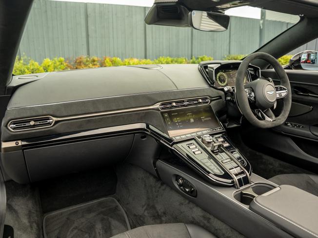 ASTON MARTIN Vantage S Roadster Photo 28