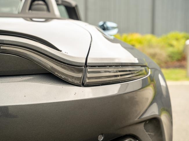 ASTON MARTIN Vantage S Roadster Photo 31