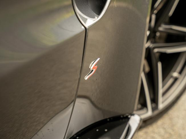 ASTON MARTIN Vantage S Roadster Photo 34