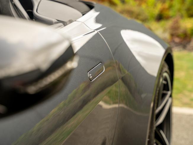 ASTON MARTIN Vantage S Roadster Photo 39