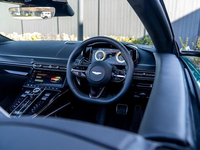ASTON MARTIN Vantage Photo 10
