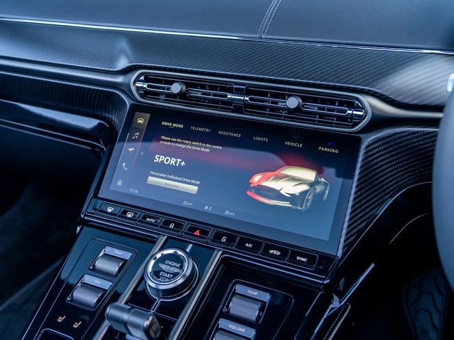ASTON MARTIN Vantage Photo 13