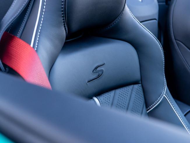 ASTON MARTIN Vantage Photo 19