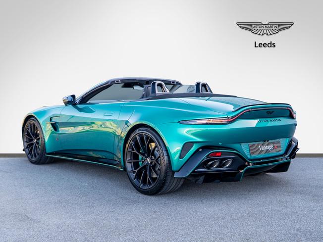 ASTON MARTIN Vantage Photo 2