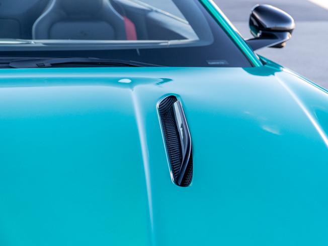 ASTON MARTIN Vantage Photo 30