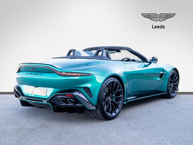 ASTON MARTIN Vantage Photo 35