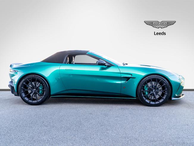 ASTON MARTIN Vantage Photo 37