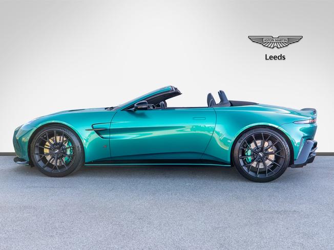 ASTON MARTIN Vantage Photo 38