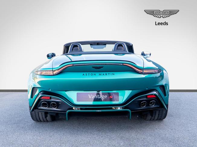 ASTON MARTIN Vantage Photo 40