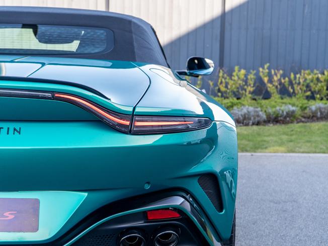 ASTON MARTIN Vantage Photo 42