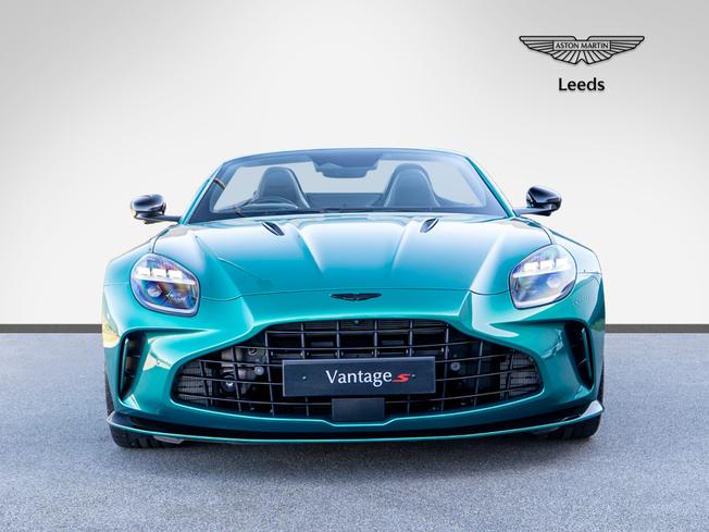 ASTON MARTIN Vantage Photo 7