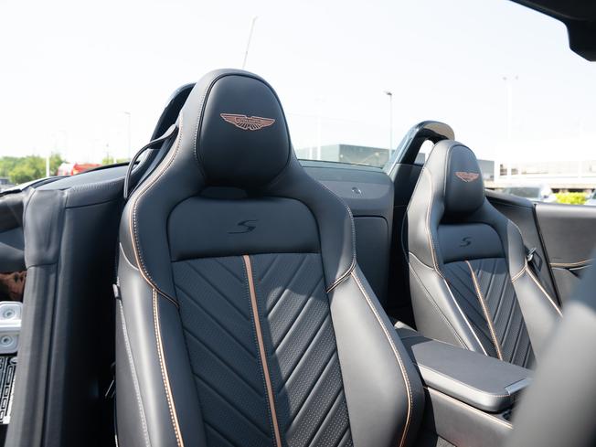 ASTON MARTIN V8vanroadster Photo 12