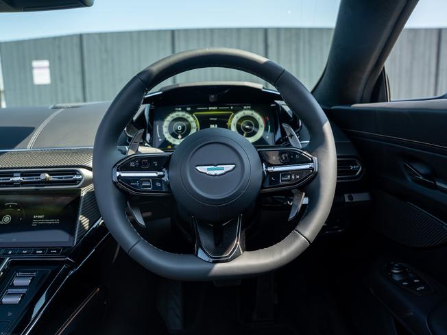 ASTON MARTIN V8vanroadster Photo 21