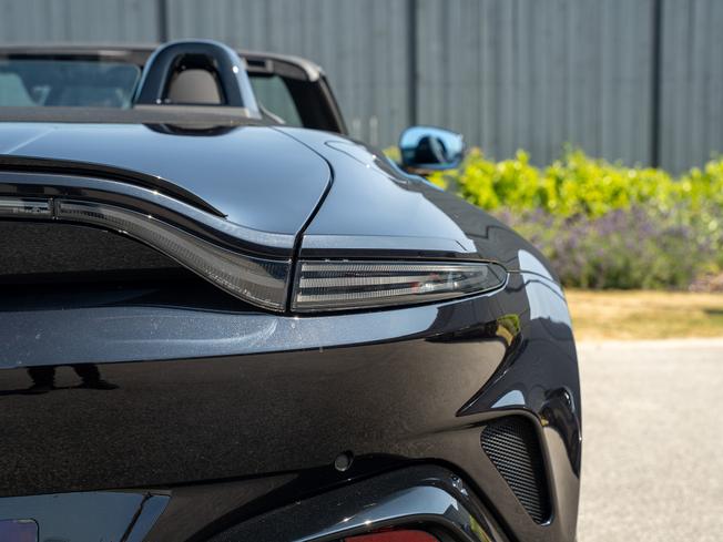 ASTON MARTIN V8vanroadster Photo 25
