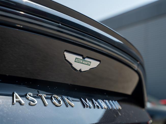 ASTON MARTIN V8vanroadster Photo 26