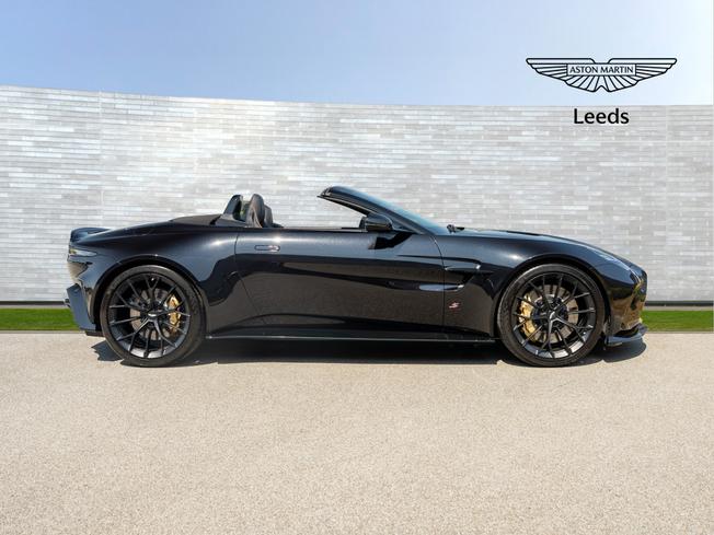 ASTON MARTIN V8vanroadster Photo 28